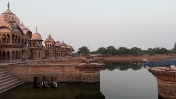 Tempat Wisata Terkenal Dari Mathura Bernama Kusum Sarovar Govardhan Mathura — Stok Video