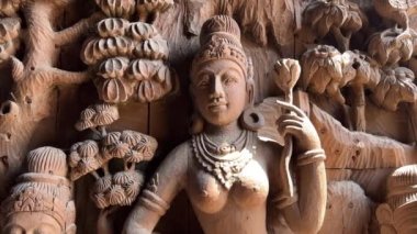 Doğruluk Tapınağı Radha Krishna 'nın antik ahşap oymaları, Tanrı, Asya Hindistan geleneği, Hinduizm, Pattaya, Tayland
