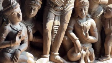 Doğruluk Tapınağı Radha Krishna 'nın antik ahşap oymaları, Tanrı, Asya Hindistan geleneği, Hinduizm, Pattaya, Tayland