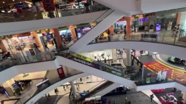 Pattaya 'daki Terminal 21 AVM sinematik çekimleri gözler önüne seriyor, Noel, Tayland - 24.12.2023