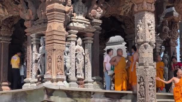 Niños Monjes Budistas Santuario Verdad Templo Pattaya Tailandia 2023 — Vídeo de stock