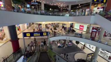 Pattaya 'daki Terminal 21 AVM sinematik çekimleri gözler önüne seriyor, Noel, Tayland - 24.12.2023