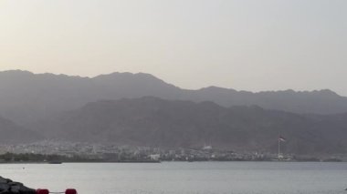 Eilat Israel 'den Akabe Ürdün sınır manzarası