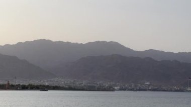 Eilat Israel 'den Akabe Ürdün sınır manzarası