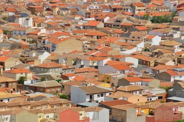 Konsuegra, Toledo 'da (İspanya) evlerin Motley' de toplanması).