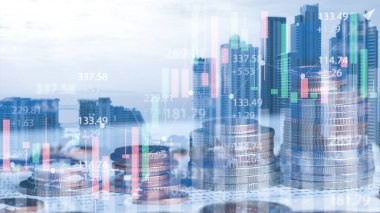 Şehre çift pozlama, sıra sıra paralar ve sanal ekranda hisse senedi ve finansal grafiği olan banka defteri. Borsa muhasebe ekonomisi analizi, İş Yatırım konsepti.