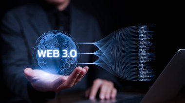 Web 3.0 teknoloji konsepti. İş adamı eli, geleceğin interneti 3.0 bağlantı sanal gerçekliğini gösteriyor. Yapay zekaya sahip büyük veriler, Web sitesi geliştirme, Küresel ağ, Bağlantı,