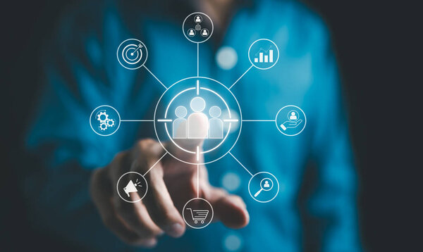 Концепция управления взаимоотношениями с клиентами CRM. Технология глобальной клиентской сети. Развитие обмена данными. Обслуживание клиентов, социальные сети. Цифровой маркетинг онлайн, Реклама в Интернете,