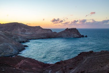 Kuzey Fas 'ın Akdeniz kıyısındaki Cape Three Forks.