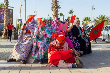 Laayoune, Fas - 1 Aralık 2022: Fas halkı Fas milli takımının dünya kupasında yer almasını hızlandırıyor