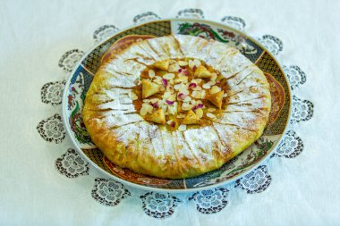 Tavuk ve bademli Fas pasaportu.