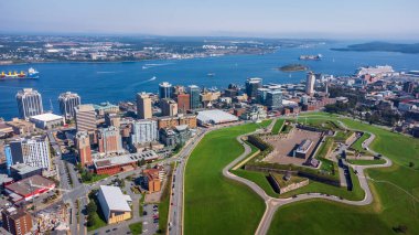 Halifax şehri ve Citadel Tarihi Sitesi, Nova Scotia, Kanada. Fotoğraf Eylül 2023 'te İHA ile çekildi..