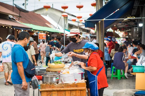 延布里市 2022年6月11日 星期四 100年前的中国市场在高峰时间 柜台上的商贩和顾客 — 图库照片