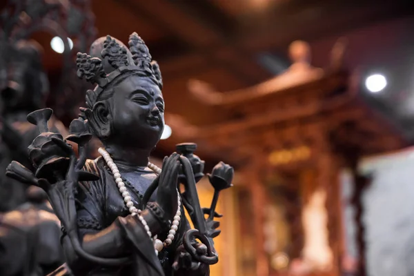 Primer Plano Una Estatua Dios Budista Cultura China Budismo — Foto de Stock