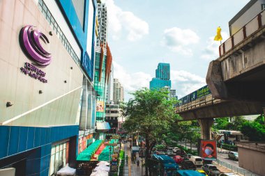 Bangkok, Tayland. 6 Temmuz 2022. Century The Movie Plaza, BTS Zafer Anıtı Skytrain istasyonu yakınında..