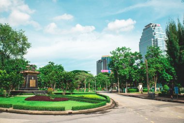 Bangkok, Tayland. 5 Temmuz 2022. Gündüz vakti Lumpini Park 'ın şehir manzarası.