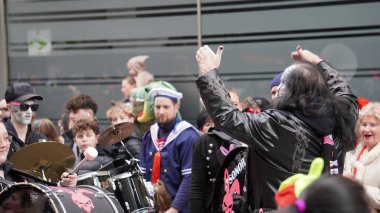 Koblenz 'deki canlı karnaval, özenle hazırlanmış kostümlerin, enerjik geçit törenlerinin ve Koblenz Karnavalı' nın şenlikli atmosferinin fotoğrafları. Seyahat acenteleri, bloglar, seyahat dergileri ve festival resimleri isteyen insanlar için mükemmel..