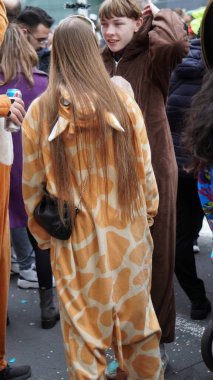 Koblenz 'deki canlı karnaval, özenle hazırlanmış kostümlerin, enerjik geçit törenlerinin ve Koblenz Karnavalı' nın şenlikli atmosferinin fotoğrafları. Seyahat acenteleri, bloglar, seyahat dergileri ve festival resimleri isteyen insanlar için mükemmel..