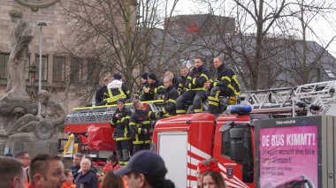 Koblenz 'deki canlı karnaval, özenle hazırlanmış kostümlerin, enerjik geçit törenlerinin ve Koblenz Karnavalı' nın şenlikli atmosferinin fotoğrafları. Seyahat acenteleri, bloglar, seyahat dergileri ve festival resimleri isteyen insanlar için mükemmel..