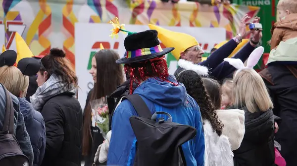 Koblenz 'deki canlı karnaval, özenle hazırlanmış kostümlerin, enerjik geçit törenlerinin ve Koblenz Karnavalı' nın şenlikli atmosferinin fotoğrafları. Seyahat acenteleri, bloglar, seyahat dergileri ve festival resimleri isteyen insanlar için mükemmel..