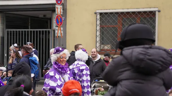 Koblenz 'deki canlı karnaval, özenle hazırlanmış kostümlerin, enerjik geçit törenlerinin ve Koblenz Karnavalı' nın şenlikli atmosferinin fotoğrafları. Seyahat acenteleri, bloglar, seyahat dergileri ve festival resimleri isteyen insanlar için mükemmel..