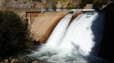 Suyla Baraj Akışı