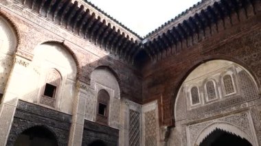 Tarihi İslami İnşaat, Antik Müslüman Tarzı ve Mozaiğiyle Kemerler