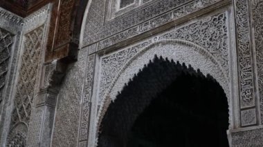 Tarihi İslami İnşaat, Antik Müslüman Tarzı ve Mozaiğiyle Kemerler
