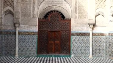 Tarihi İslami İnşaat, Antik Müslüman Tarzı ve Mozaiğiyle Kemerler