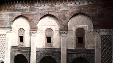 Tarihi İslami İnşaat, Antik Müslüman Tarzı ve Mozaiğiyle Kemerler