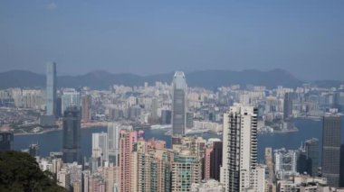 Çin Tapınağında Kırmızı Fenerler Dikey 4K Kültürel ve Ruhani Video