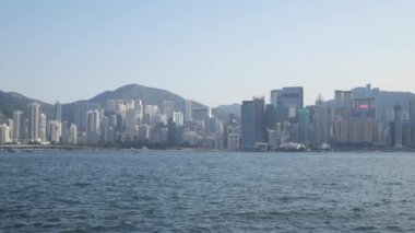 Çin Tapınağında Kırmızı Fenerler Dikey 4K Kültürel ve Ruhani Video