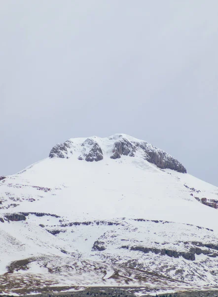 Snötopp Pyrenéerna — Stockfoto
