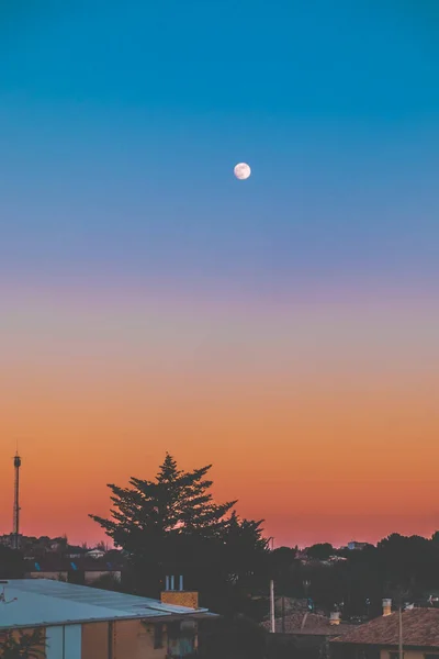 Der Mond Bei Sonnenuntergang — Stockfoto