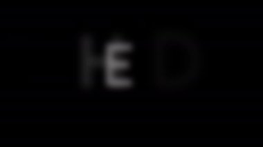 Creative Motion animasyon videosu, the End sözcüğünün metni siyah arkaplanda beyazla yazılır.