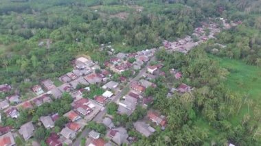 Hava Görüntüleme İHA, Konut Alanı ve Otoyol, Belo Laut Köyü Gündüzleri