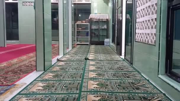 Atmosfera Uma Sala Mesquitas Com Tapetes Oração Aldeia Belo Laut — Vídeo de Stock