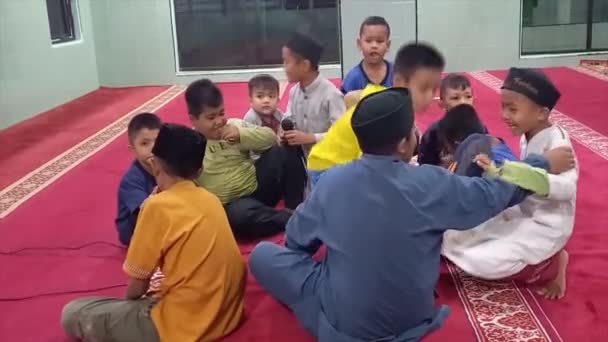 Muntok Indonesia March 2023 Children Chanting Takbir Eid Fitr Belo — Stock Video