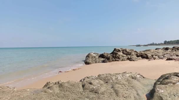 Naturalne Krajobrazy Atmosfery Plaży Skał Ciągu Dnia — Wideo stockowe