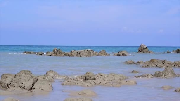 Natural Scenery Expanse Rocks Surface Sea Water City Muntok — Stock Video