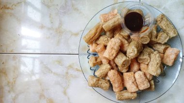 Mpek-mpek, sirkeyle servis edilen tipik bir Endonezya yemeği, Yukarıdan Görüntü