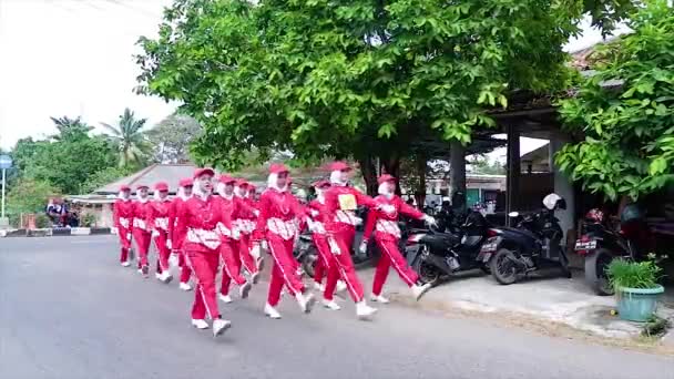 Muntok Indonesia September 2023 Siswa Sma Perempuan Berseragam Merah Dalam — Stok Video