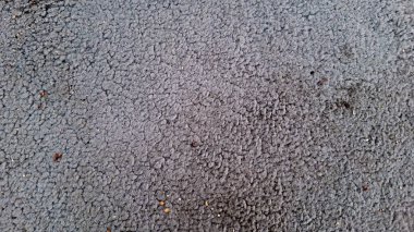 Yüksek çözünürlüklü asfalt yapısı, doğal çatlaklar ve tanecikli detaylar içeriyor. Arka planda kullanmak için ideal