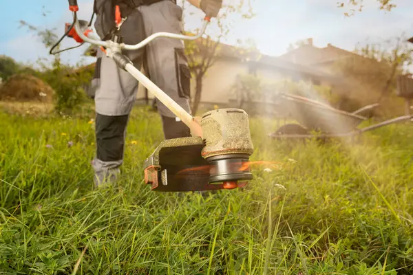 Close String Grass Cutting Trimmer Held Worker Protective Clothing Gardening Imagini stoc fără drepturi de autor