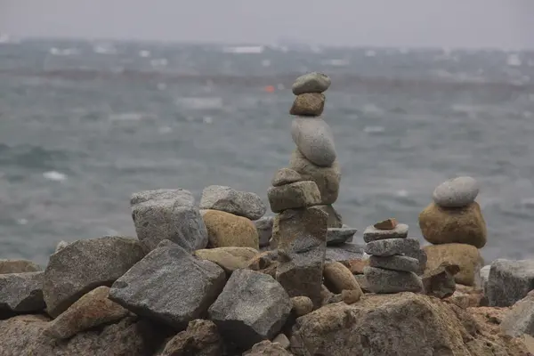Стопка Камней Пляже — стоковое фото