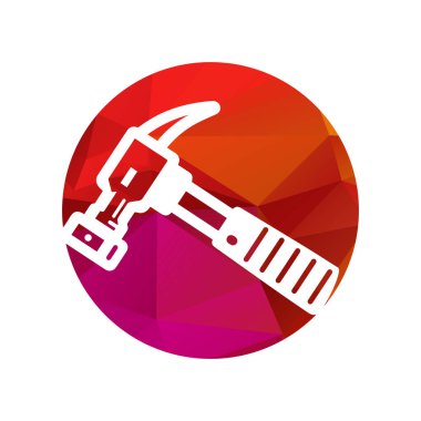 Kırmızı Arkaplanda Bir Çekicin Renkli Geometrik Simgesi