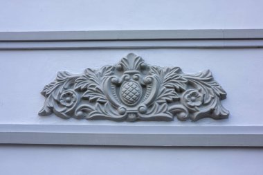 Oyma şekilli beyaz duvarlar. Surabaya, Endonezya - 4 Ocak 2024