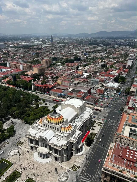 墨西哥城的中心和美丽的艺术宫 — 图库照片