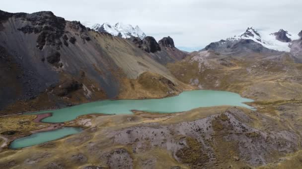 Błękitne Jezioro Górach Peru — Wideo stockowe