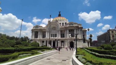 Palacio de Bellas Artes 'in (Güzel Sanatlar Sarayı) göz kamaştırıcı manzarası. Mexico Şehri